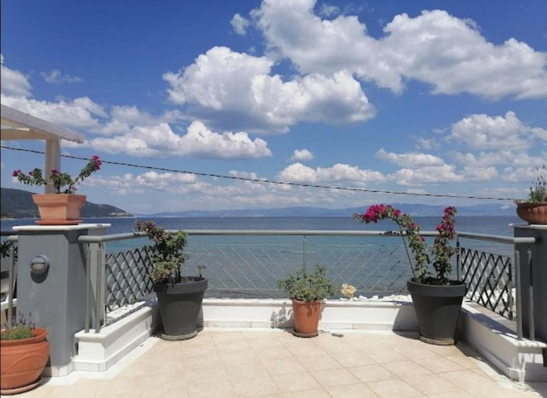 Lina'S Sea View Apartments Лименас Екстериор снимка