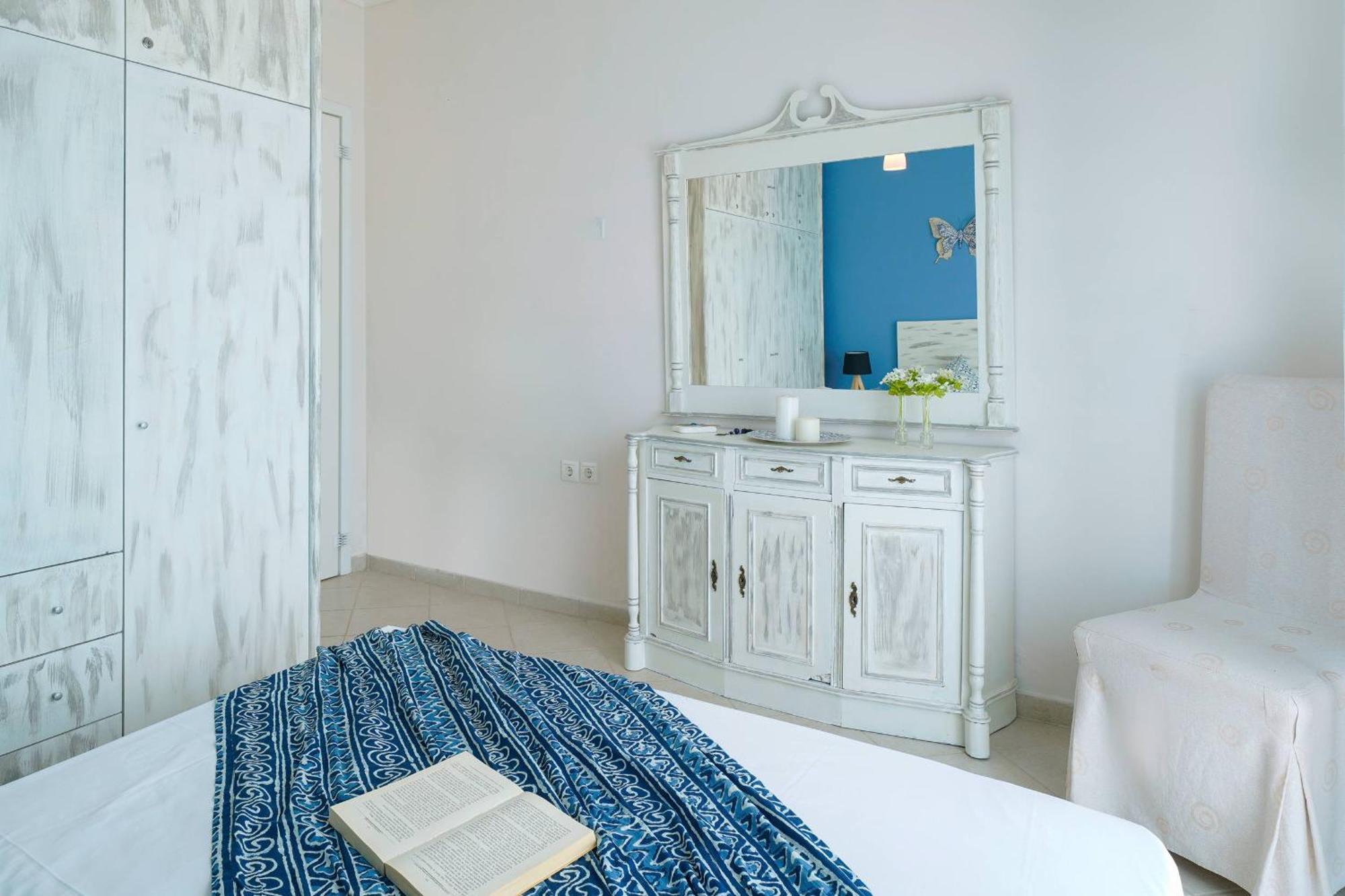 Lina'S Sea View Apartments Лименас Стая снимка